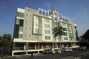 Отель Khalifa suite guest house (nik adik)  Кота-Бару